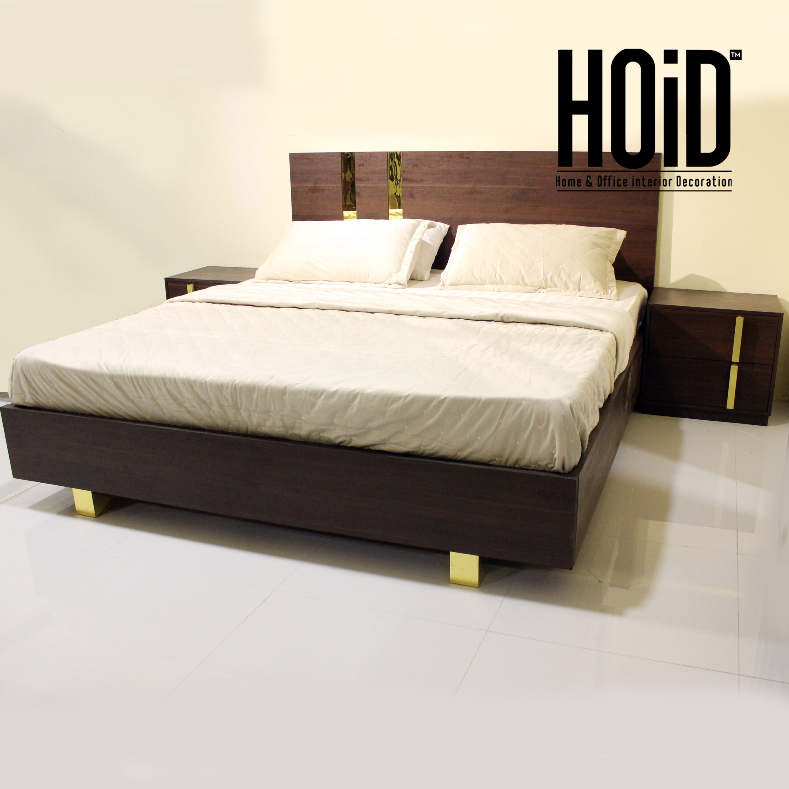 Temp! Designer Bed, 2 Side Tables HOiD.pk