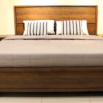 lincoln bed with 2 side tables 01