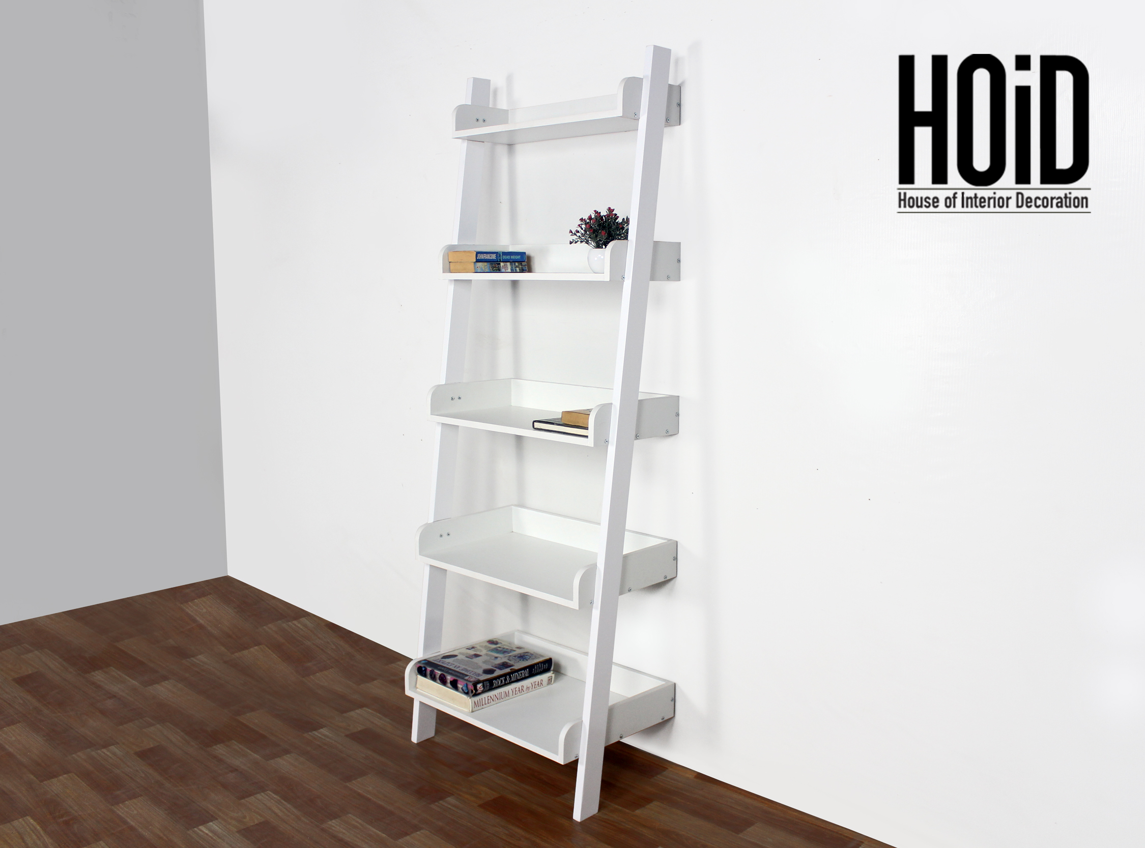 oaki ladder shelf in white